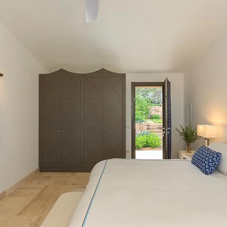 Six - Your Seaside Retreat At Salinedda Villa *