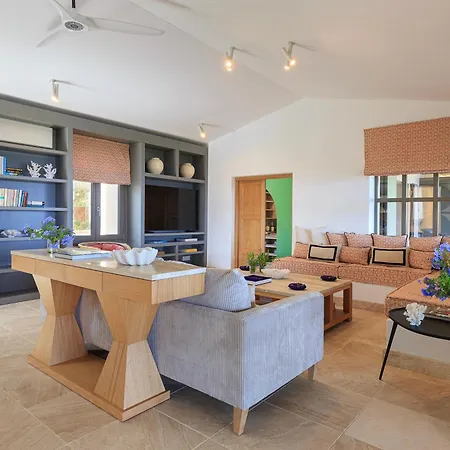 Villa Six - Your Seaside Retreat At Salinedda *